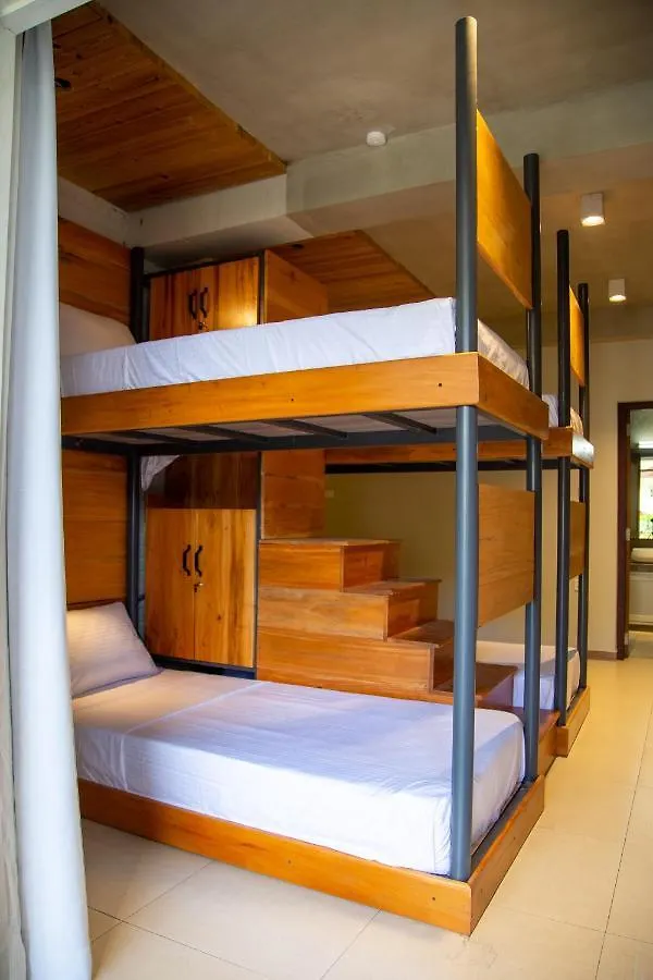 Kurumbunkz Kandy Hostel