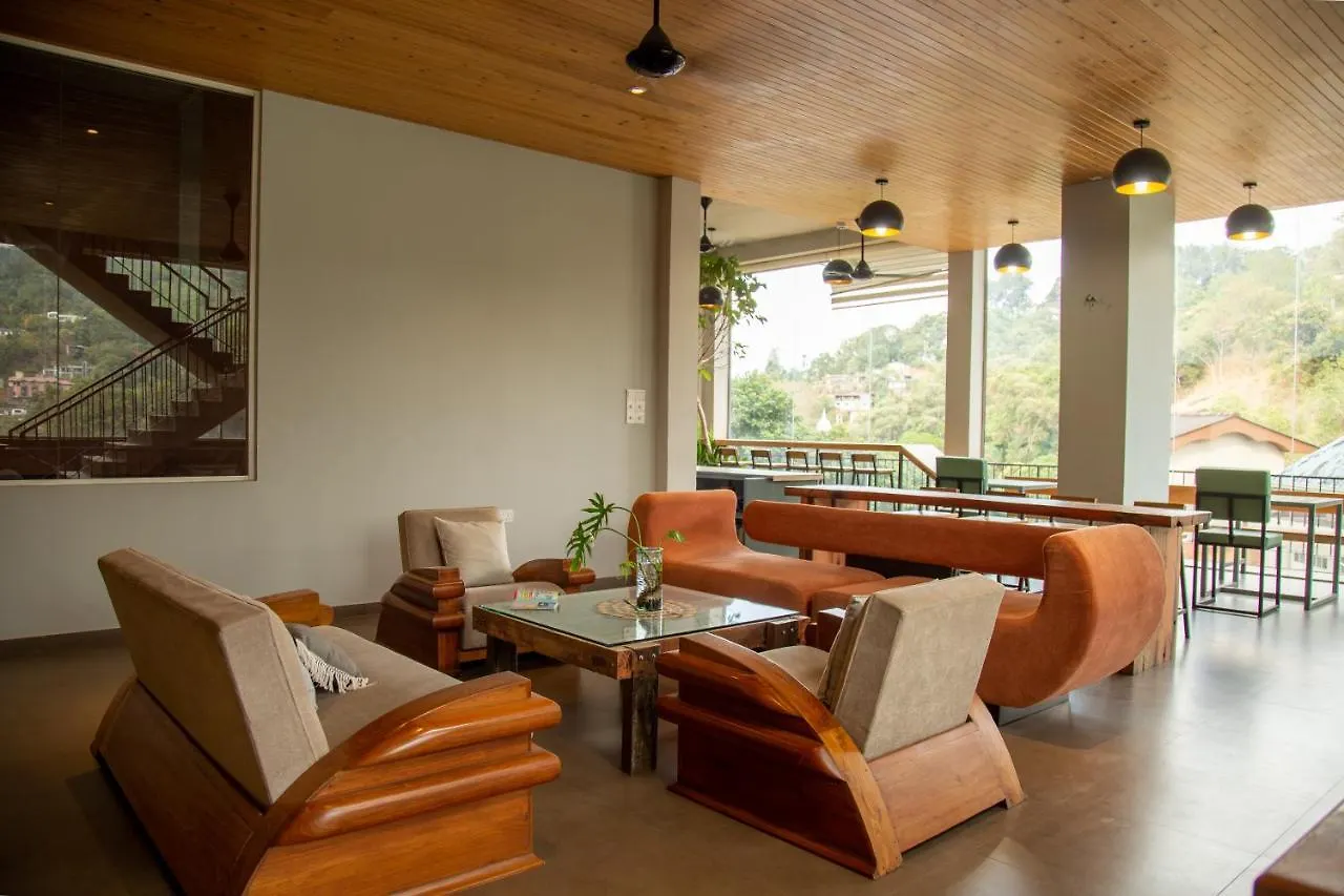 Hostel Kurumbunkz Kandy Sri Lanka