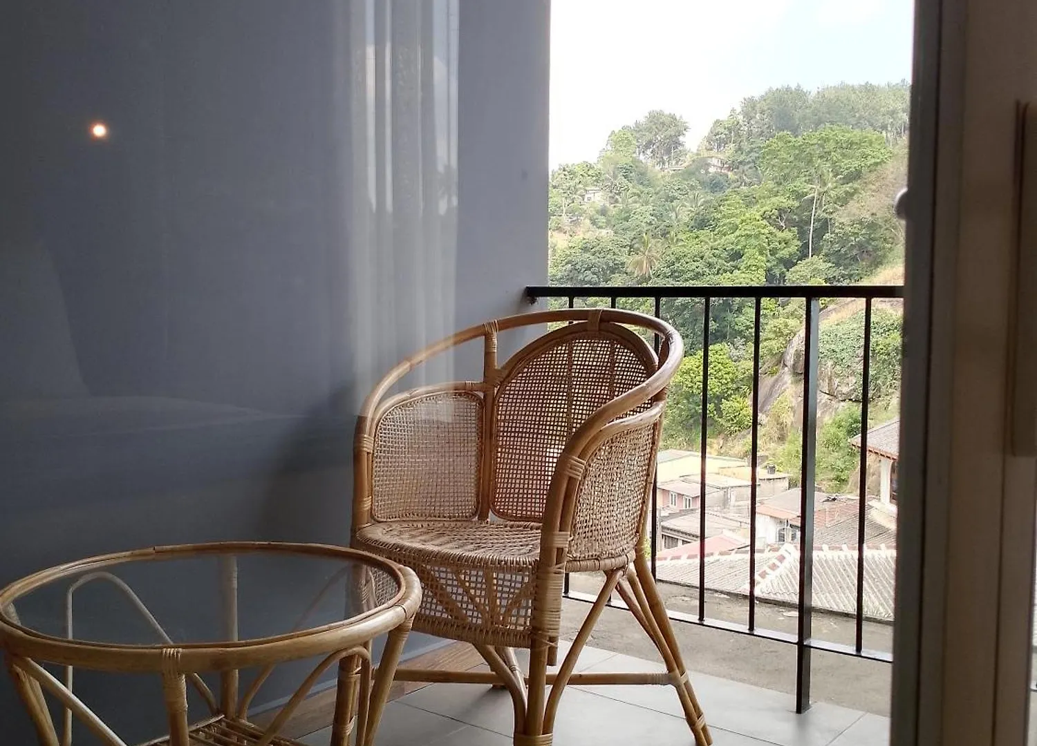 Kurumbunkz Kandy 0*,