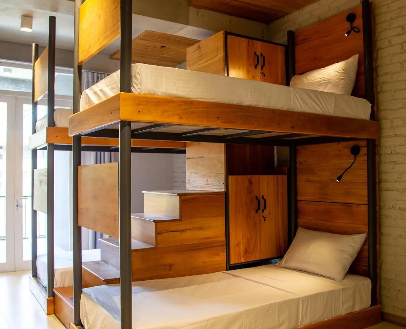 Hostel Kurumbunkz Kandy Sri Lanka